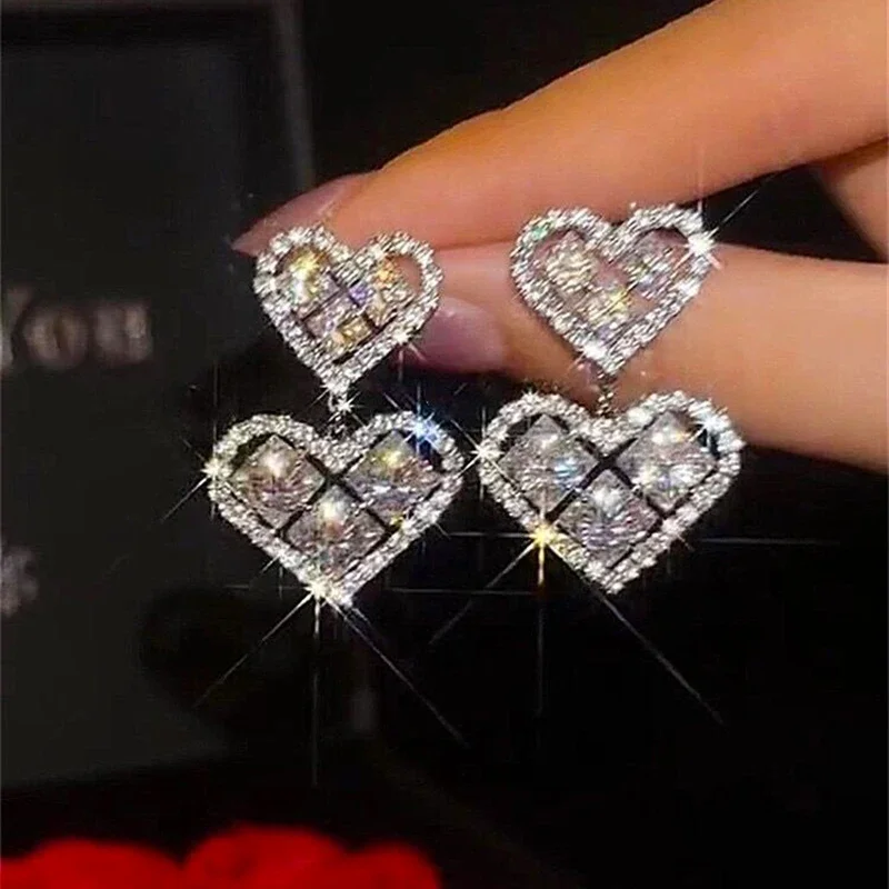 Romantic Double Heart-shaped Hollow Pendant Stud Earrings for Women New Fashion Trend Elegant Sweet Girls Jewelry Birthday Gift
Romantic Double Heart-shaped Hollow Pendant Stud Earrings for Women New Fashion Trend Elegant Sweet Girls Jewelry Birthday Gift