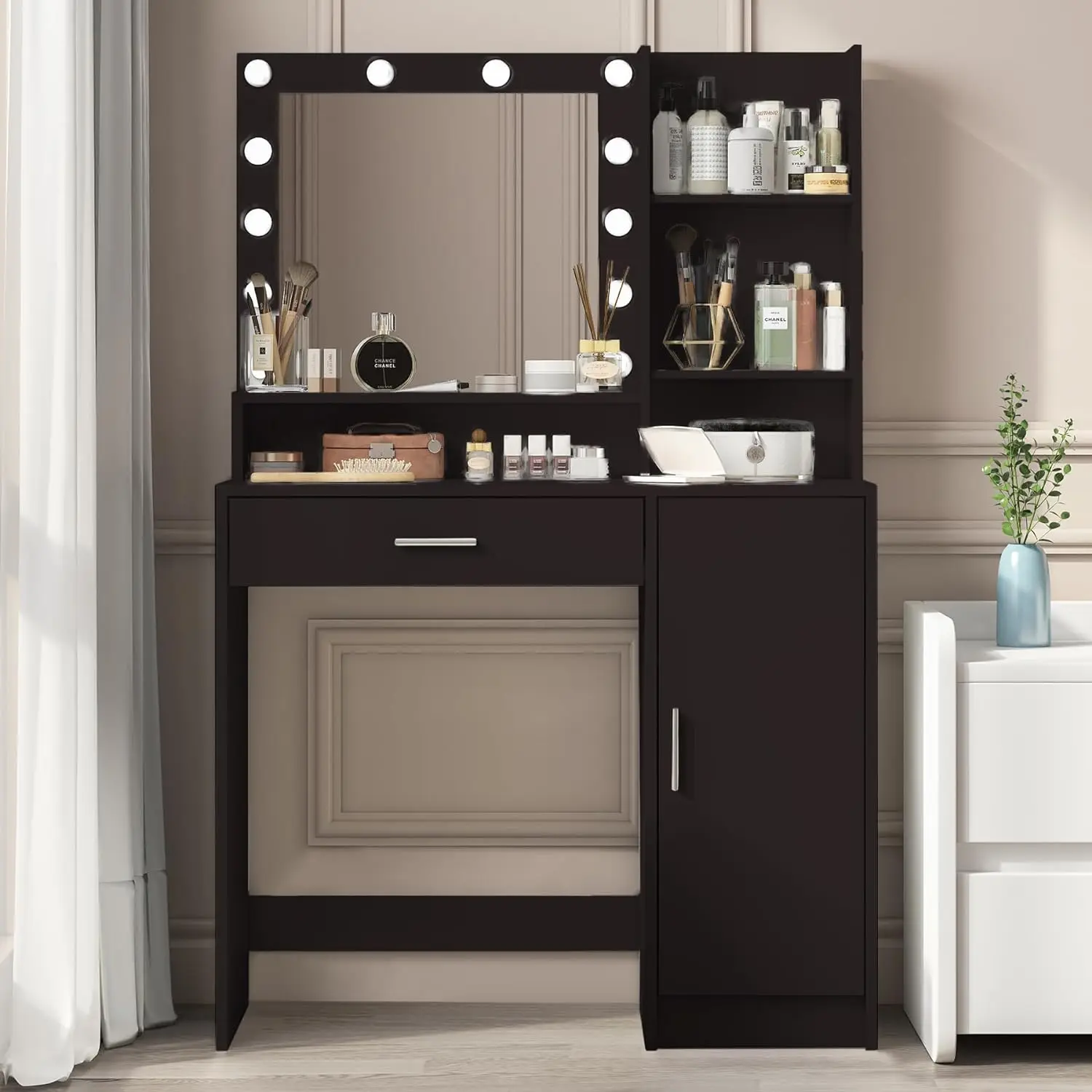 Vanity Desk with Mirror & Light, Large Drawer & Three Level Storage Dresser, 3 Lighting Modes Adjustable Brightness, Bedroom
Vanity Desk with Mirror & Light, Large Drawer & Three Level Storage Dresser, 3 Lighting Modes Adjustable Brightness, Bedroom