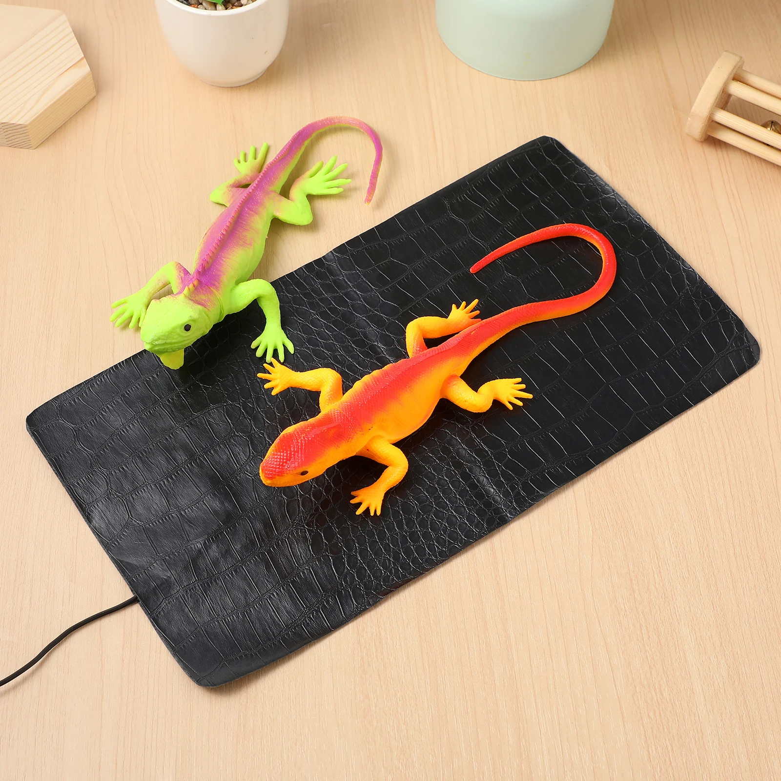 Adjustable 3 Level USB Pet Warming Mat Carbon Fiber Heating Pad for Cats Dogs Reptiles Portable Waterproof Comfortable Heat
Adjustable 3 Level USB Pet Warming Mat Carbon Fiber Heating Pad for Cats Dogs Reptiles Portable Waterproof Comfortable Heat