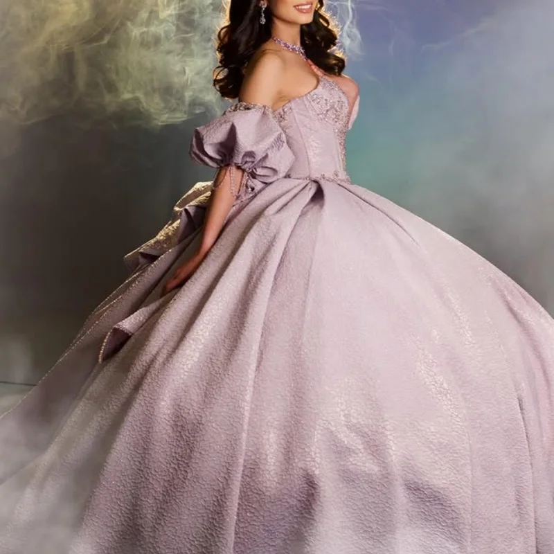 Customized light purple Off Shoulder Quinceanera Dress Lace sequin applique flower trailing Bow vestidos de 15 Quinceanera
Customized light purple Off Shoulder Quinceanera Dress Lace sequin applique flower trailing Bow vestidos de 15 Quinceanera