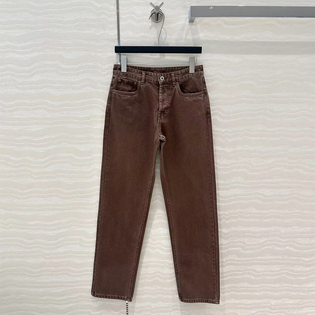 2025 New Spring Fashion Design Washed Brown Straight Jeans Women Mid Waist Single Breasted Pockets Vintage Denim Pants
2025 New Spring Fashion Design Washed Brown Straight Jeans Women Mid Waist Single Breasted Pockets Vintage Denim Pants