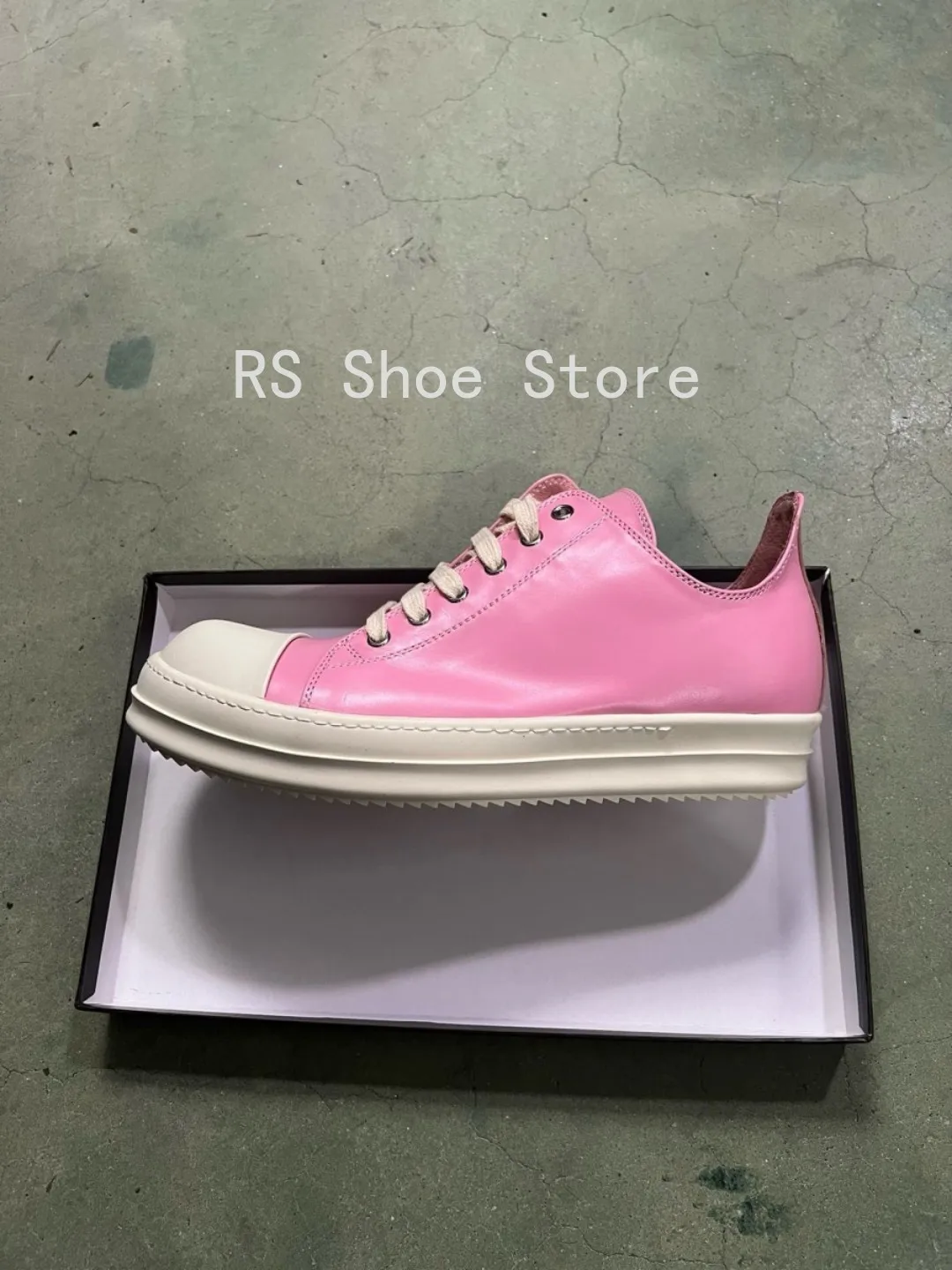 Ro Designer Luxury Casual Shoe Men Boots Women Sneaker Low Top Shoes Geobasket Lace-up Pink Leather Cowhide Sneakers
Ro Designer Luxury Casual Shoe Men Boots Women Sneaker Low Top Shoes Geobasket Lace-up Pink Leather Cowhide Sneakers