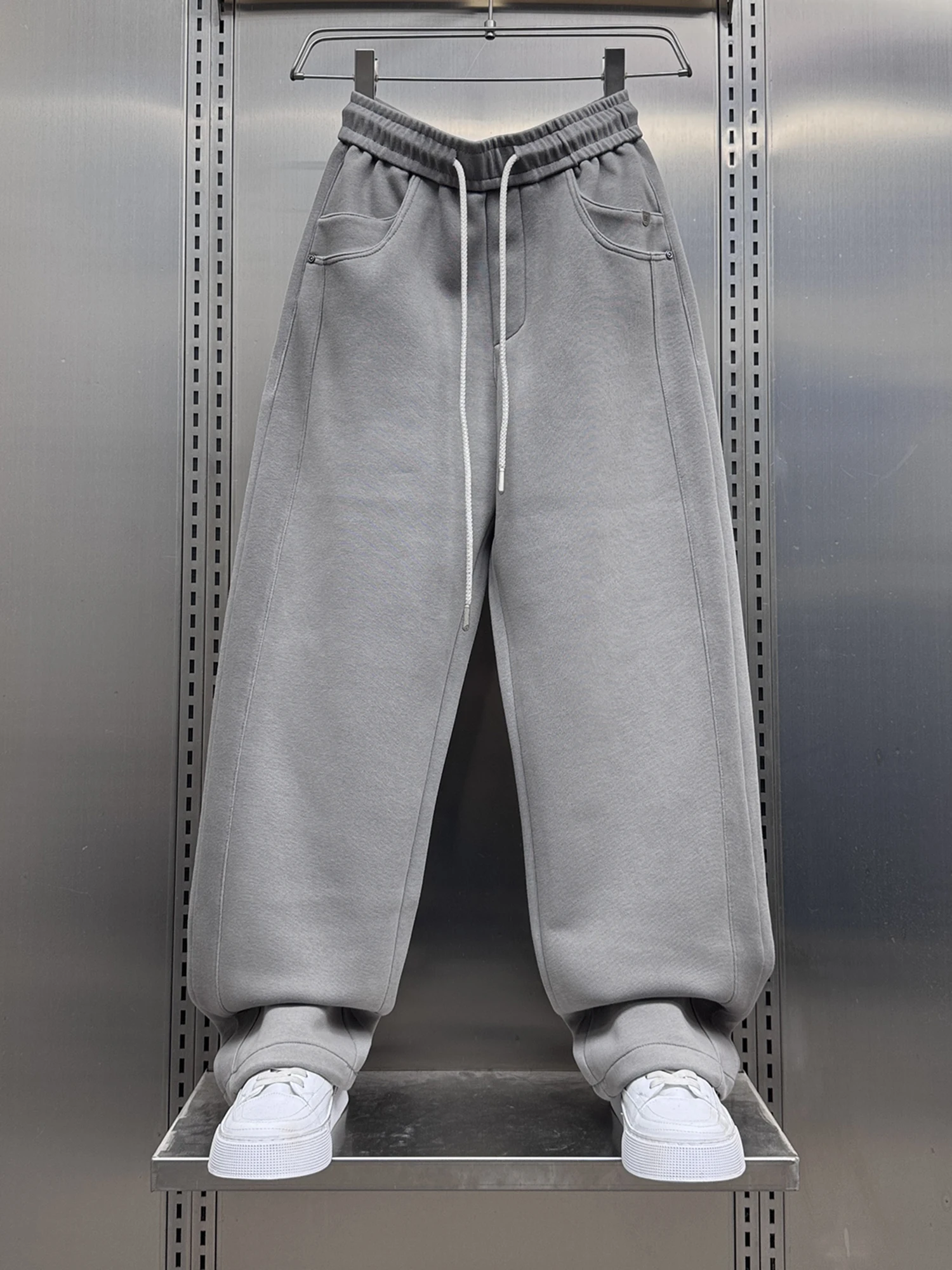 Casual Straight Leg Trousers Spring Autumn Loose Dstring Bend Knife Men's Splicing High-End Feeling Versatile Sports Long ...
Casual Straight Leg Trousers Spring Autumn Loose Dstring Bend Knife Men's Splicing High-End Feeling Versatile Sports Long ...