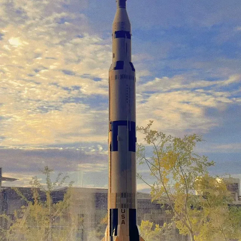 Набор из 1969 деталей для сборки модели космической ракеты Apollo Saturn 5, серия «Космические ракеты», игрушки для сборки, подарки на день рождения для детей, 92176
Набор из 1969 деталей для сборки модели космической ракеты Apollo Saturn 5, серия «Космические ракеты», игрушки для сборки, подарки на день рождения для детей, 92176