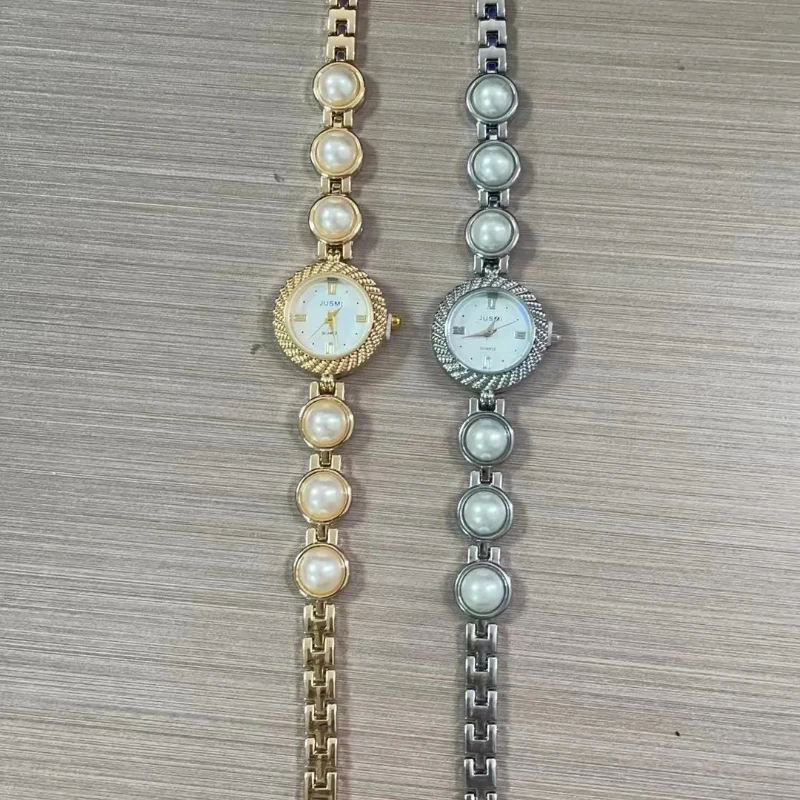 Модные женские часы, роскошные элегантные наручные часы-браслет для женщин, золотые простые кварцевые женские часы, подарок Montre Femme
Модные женские часы, роскошные элегантные наручные часы-браслет для женщин, золотые простые кварцевые женские часы, подарок Montre Femme