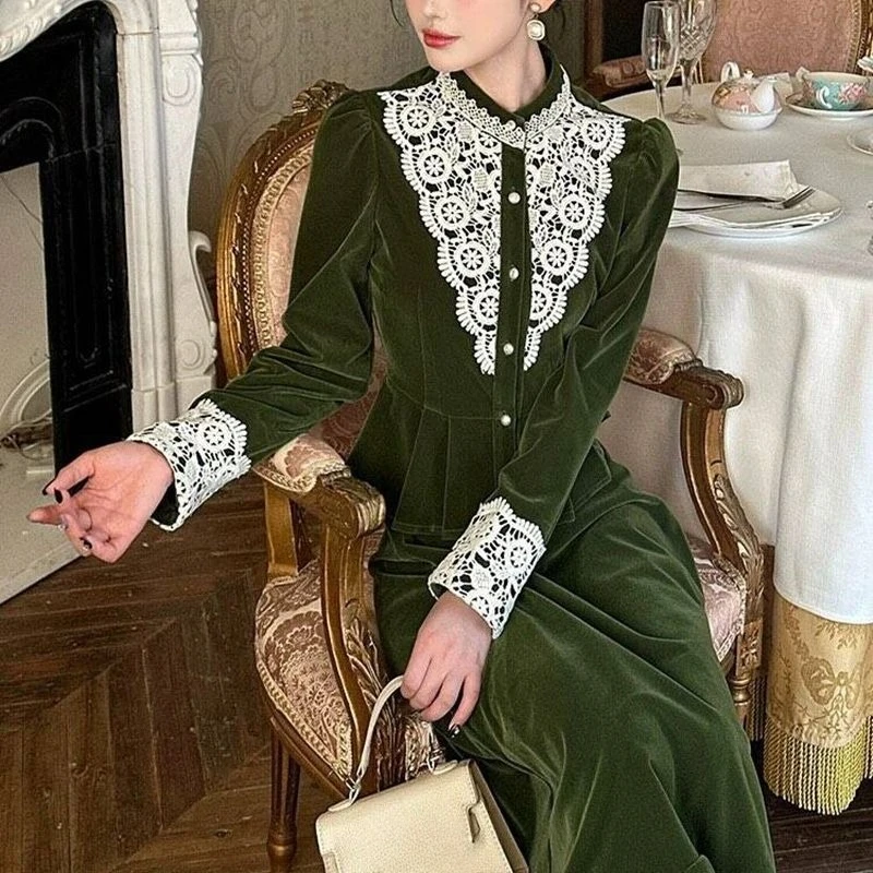 2 Pieces Set 2025 Spring Fall Women Lace Patchwork High Waisted Ruffles Stand Collar Green Velvet Top Shirt , Vintage Tops Skirt
2 Pieces Set 2025 Spring Fall Women Lace Patchwork High Waisted Ruffles Stand Collar Green Velvet Top Shirt , Vintage Tops Skirt