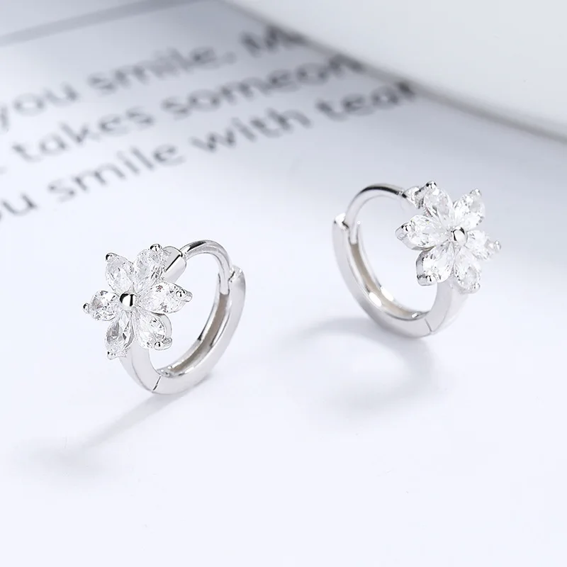 Sterling Silver Earrings New Style Six Petal Flower Design Fashionable Sweet Simple Cute Fresh Ear Ornaments for Women
Sterling Silver Earrings New Style Six Petal Flower Design Fashionable Sweet Simple Cute Fresh Ear Ornaments for Women