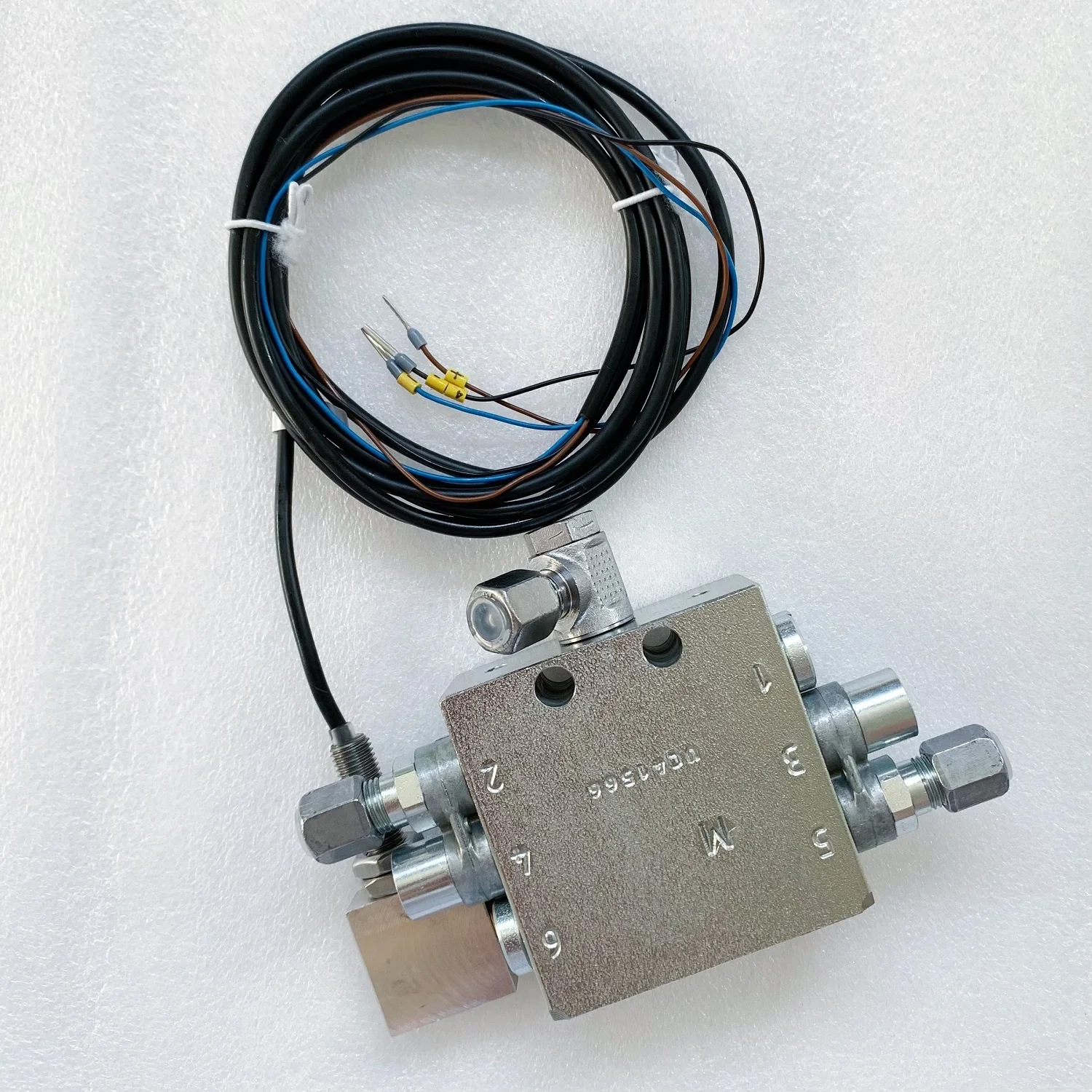 Original Distributor Incl. Sensor C6.302.303F Valve VPBM-3-003 C6.302.303 for Heidelberg CD102 Offset Press Spare Parts
Original Distributor Incl. Sensor C6.302.303F Valve VPBM-3-003 C6.302.303 for Heidelberg CD102 Offset Press Spare Parts