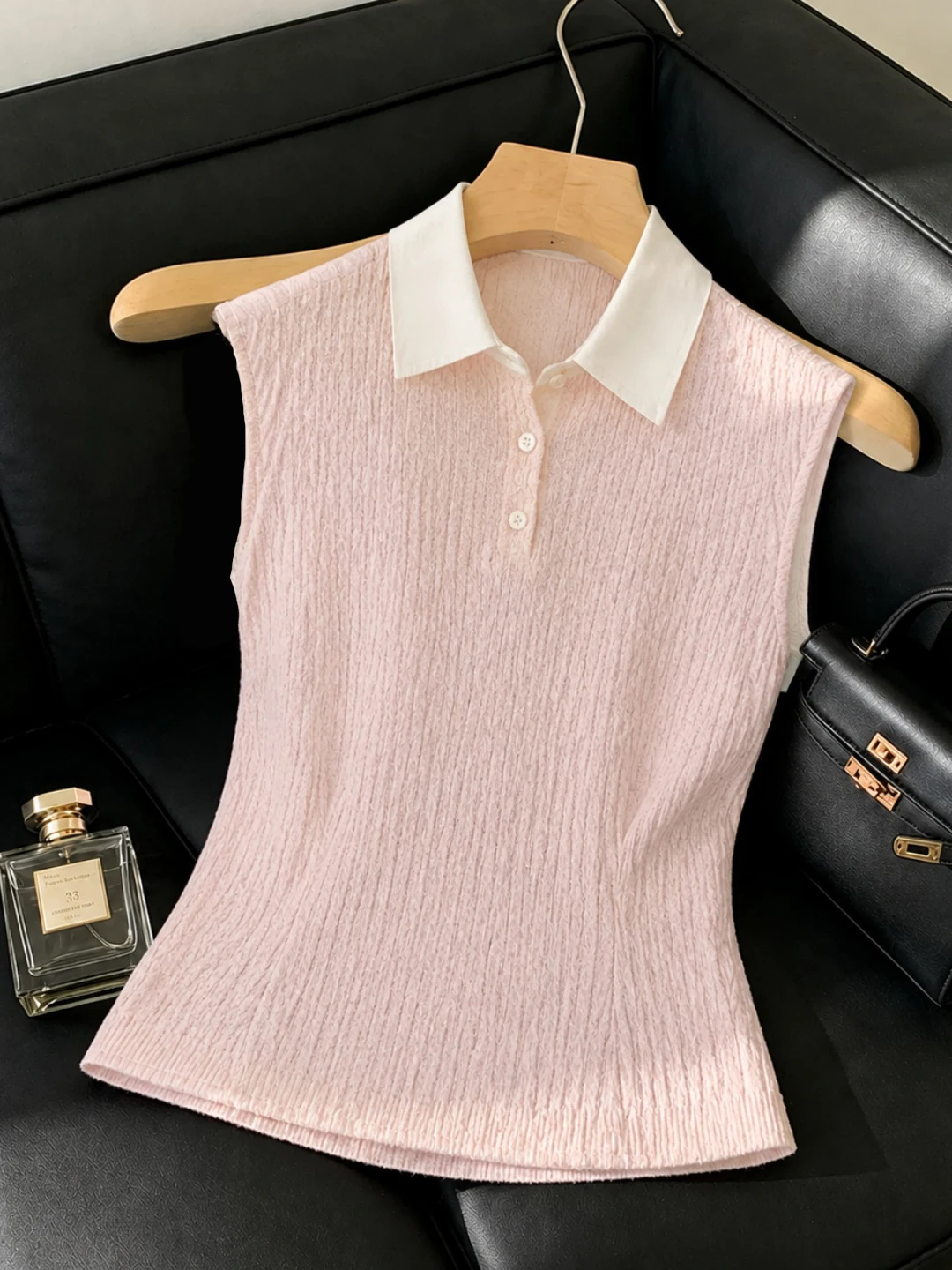 Korean Sweet Style Color Block Ice Silk Knitted Vest Soft Beautiful Layering Collar Summer Fashionable Top Women's Clothing
Korean Sweet Style Color Block Ice Silk Knitted Vest Soft Beautiful Layering Collar Summer Fashionable Top Women's Clothing