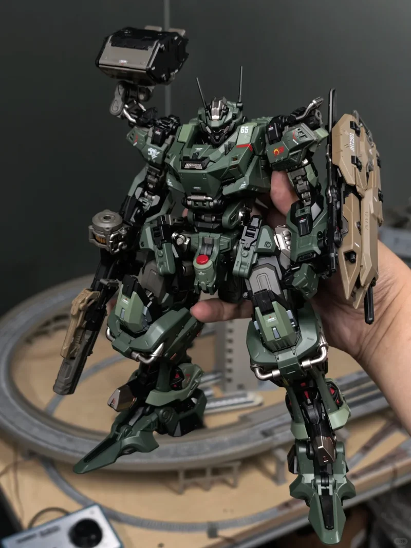 In Stock MOTOR NUCLEAR MNP-CR02 JIHU 2 Type 65 CR02 Loyal and Brave Type Assault Mecha MG Assembly Model Kit Plastic Model Toy
In Stock MOTOR NUCLEAR MNP-CR02 JIHU 2 Type 65 CR02 Loyal and Brave Type Assault Mecha MG Assembly Model Kit Plastic Model Toy