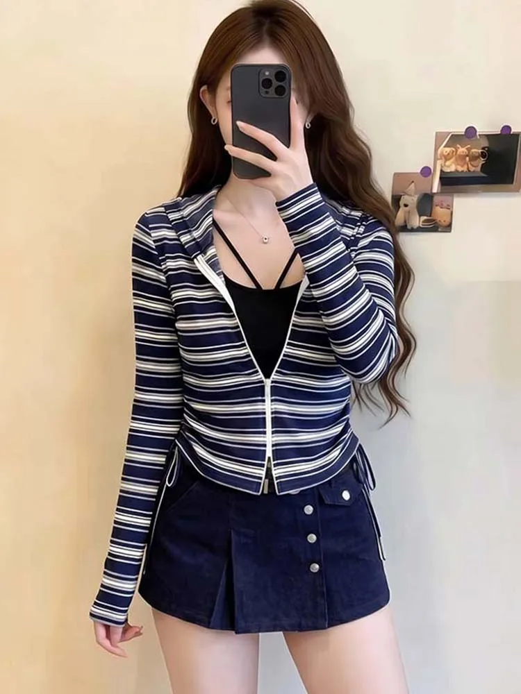 Casual Korean Style Women's Stripe Hoodie And Crop Top Two-Piece Set Breathable Comfortable Summer New Arrival Slim Fit
Casual Korean Style Women's Stripe Hoodie And Crop Top Two-Piece Set Breathable Comfortable Summer New Arrival Slim Fit