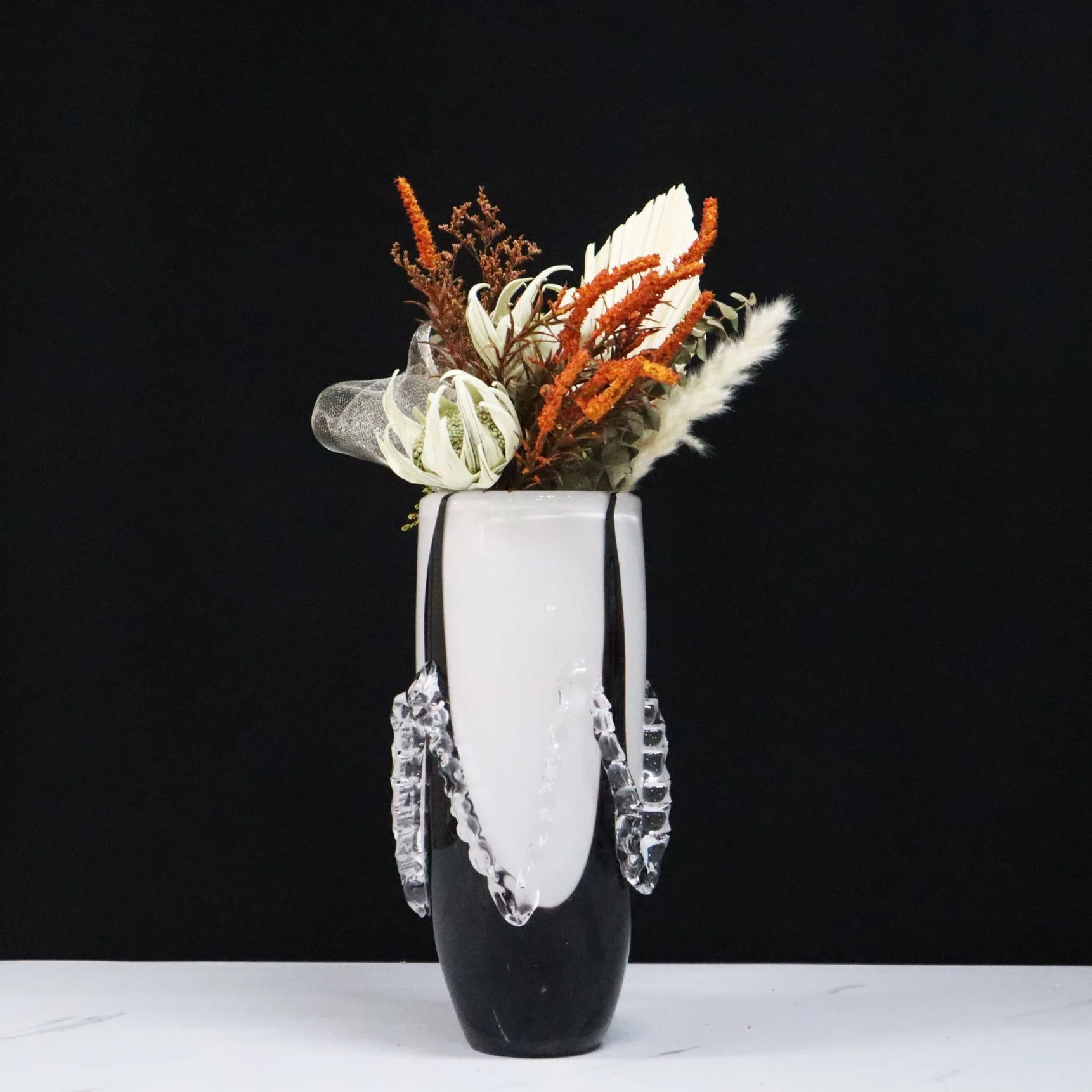 Simple Modern Elegant Hot-melt Glass Flowers Vase Ornament Home Decor Art Design Study Room Living Room Hotel Party Decoration
Simple Modern Elegant Hot-melt Glass Flowers Vase Ornament Home Decor Art Design Study Room Living Room Hotel Party Decoration