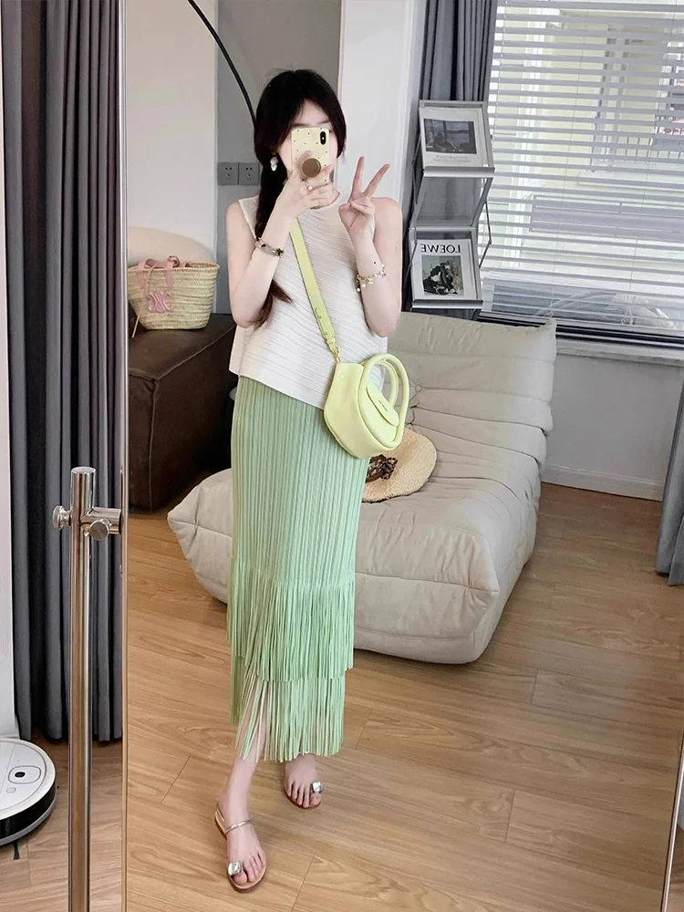 Fashionable Pure Color Half Skirt with Tassel Sensation And Pleats for Women High End Quality Commute Style Korean Version
Fashionable Pure Color Half Skirt with Tassel Sensation And Pleats for Women High End Quality Commute Style Korean Version