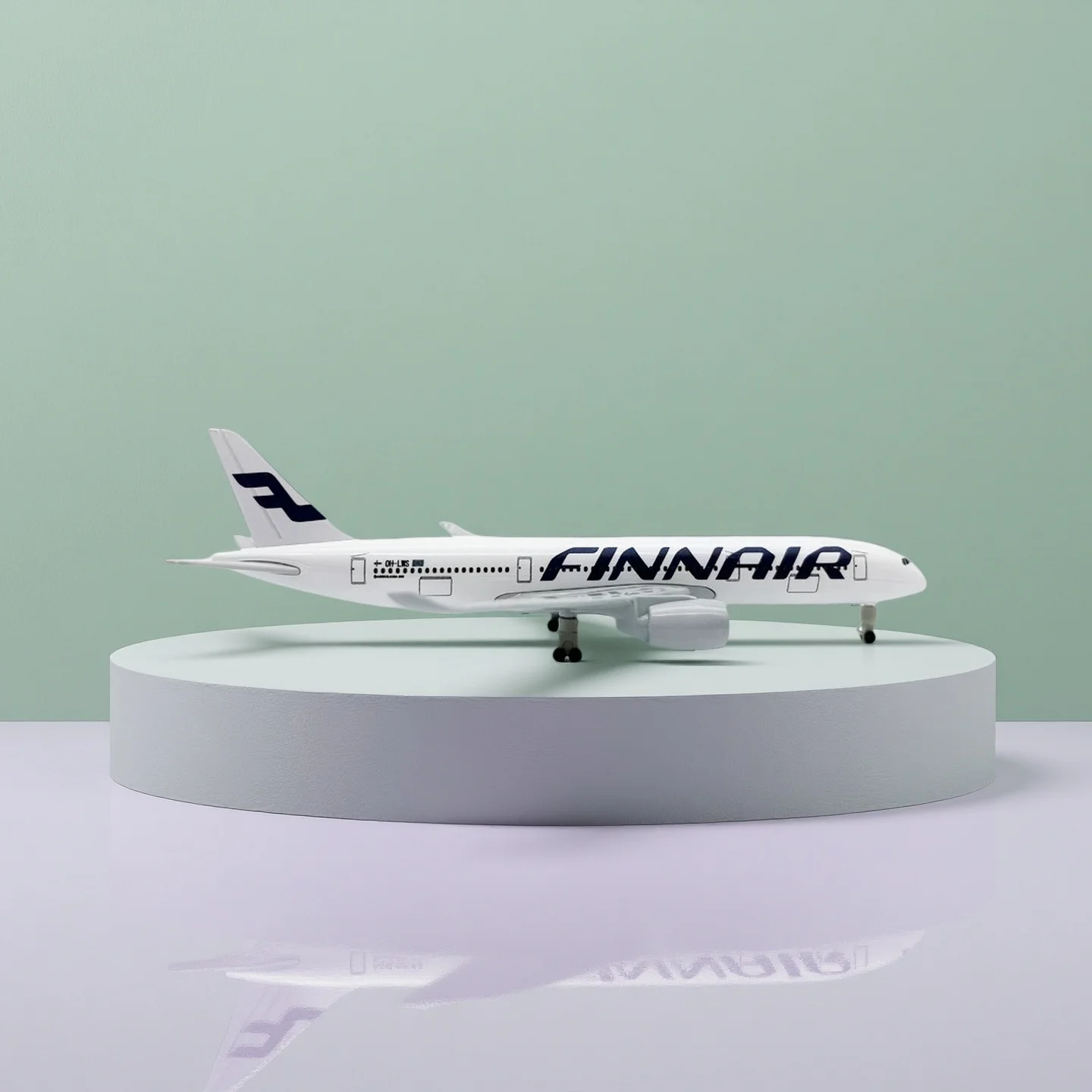 Игрушки, модель самолета для детей, 20 см, Финляндия, Airways, Airbus 350, Finnair, модель самолета, литой под давлением металл, масштаб 1/400, самолеты
Игрушки, модель самолета для детей, 20 см, Финляндия, Airways, Airbus 350, Finnair, модель самолета, литой под давлением металл, масштаб 1/400, самолеты