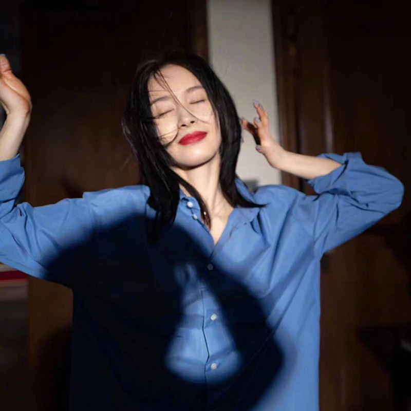 Naturaleye Высококачественная синяя хлопковая рубашка в уличном стиле, свободного кроя, не требующая глажки, однотонная, весна 2024, с длинным рукавом
Naturaleye Высококачественная синяя хлопковая рубашка в уличном стиле, свободного кроя, не требующая глажки, однотонная, весна 2024, с длинным рукавом