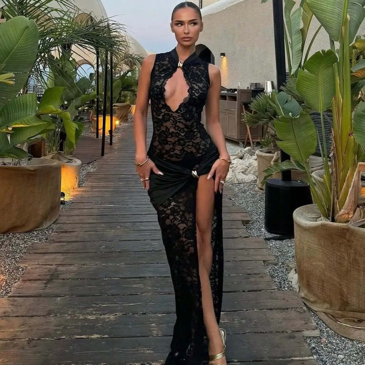 Black Lace Sleeveless Deep V-Neck High Slit Slim Fit Long Dress
Black Lace Sleeveless Deep V-Neck High Slit Slim Fit Long Dress