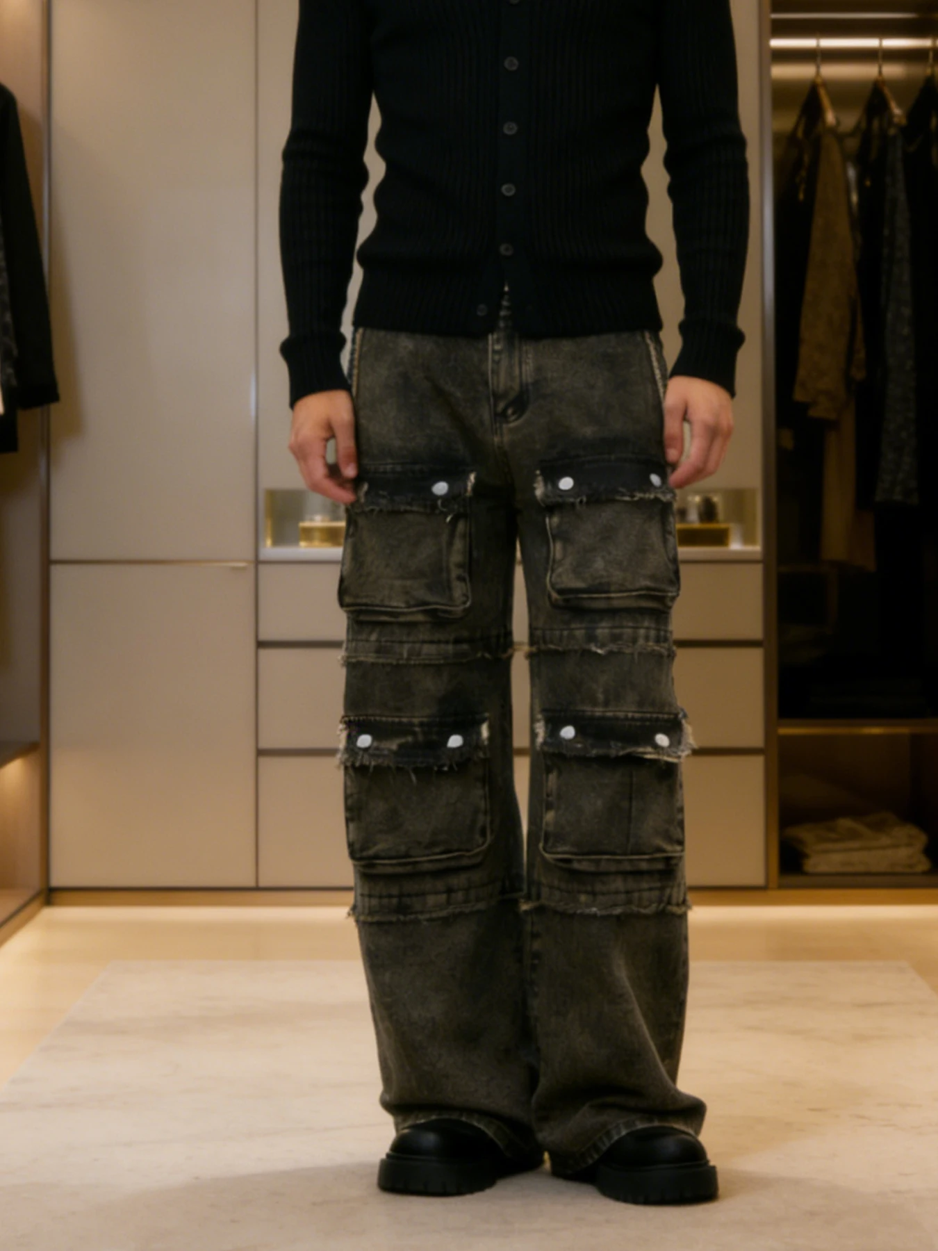 American-style high street heavy-duty workwear jeans for men, distressed with frayed edges, wide-leg, trendy and rugged long pan
American-style high street heavy-duty workwear jeans for men, distressed with frayed edges, wide-leg, trendy and rugged long pan