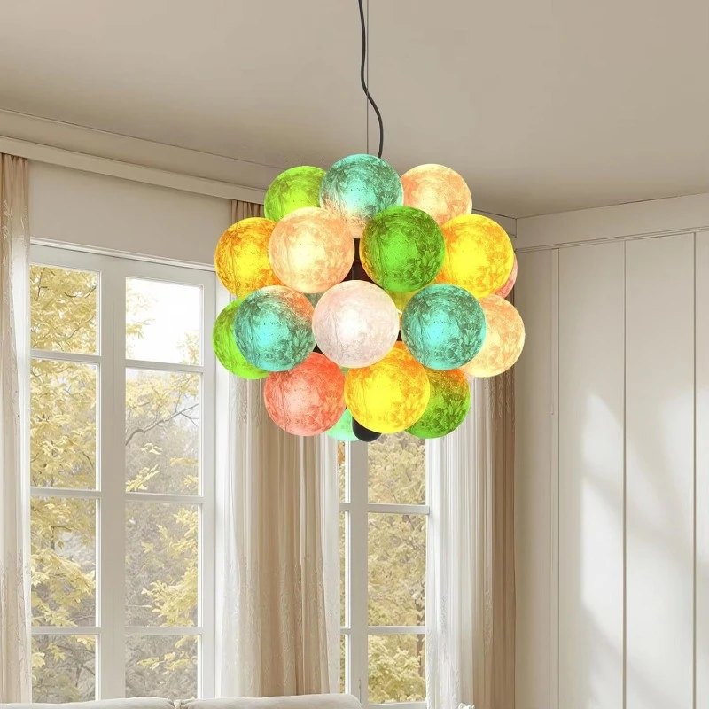 Modern stained glass chandeliers with adjustable hanging lamps are suitable for bedrooms, living rooms, and dining rooms
Modern stained glass chandeliers with adjustable hanging lamps are suitable for bedrooms, living rooms, and dining rooms
