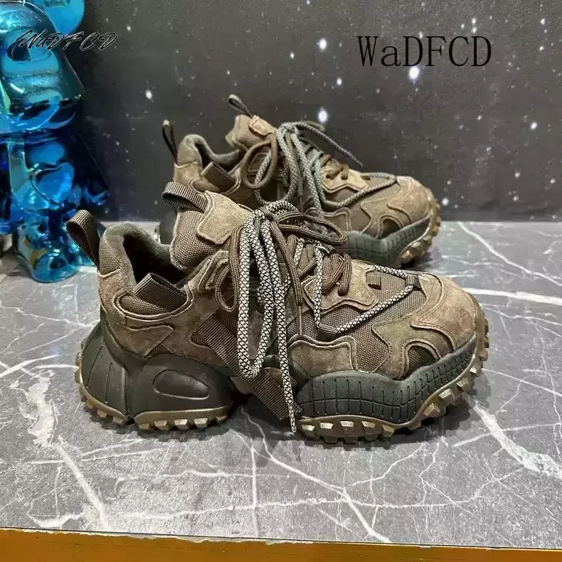 Chunky Sneakers Men Designer Mountaineering Shoes Fashion Casual Leather Fabric Breathable Height Increased Platform Sport Shoes
Chunky Sneakers Men Designer Mountaineering Shoes Fashion Casual Leather Fabric Breathable Height Increased Platform Sport Shoes