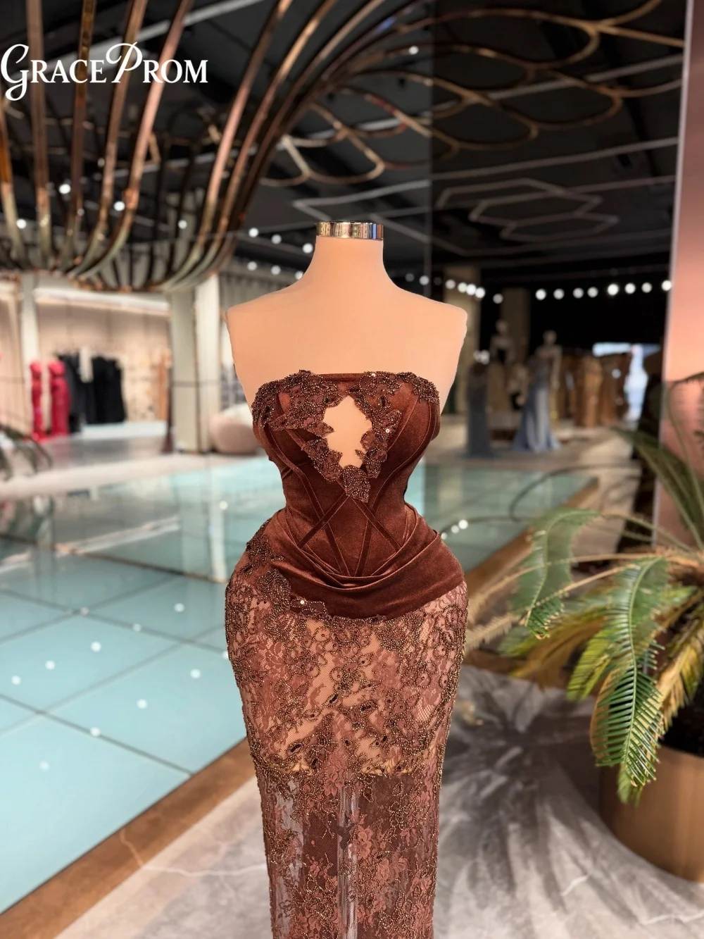 Glamorous Strapless Brown Lace Mermaid Evening Gown With Velvet Corset Beaded Skirt Party Dress For Wedding Guests فساتين سهرة
Glamorous Strapless Brown Lace Mermaid Evening Gown With Velvet Corset Beaded Skirt Party Dress For Wedding Guests فساتين سهرة