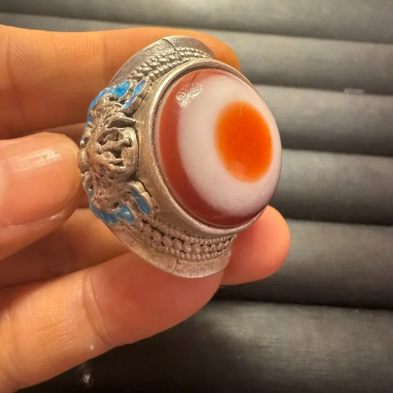 Tibetan Natural Round Eye Agate Ring, Inlaid Red Dzi Bead Domineering Adjustable Open Ethnic Men Jewelry
Tibetan Natural Round Eye Agate Ring, Inlaid Red Dzi Bead Domineering Adjustable Open Ethnic Men Jewelry