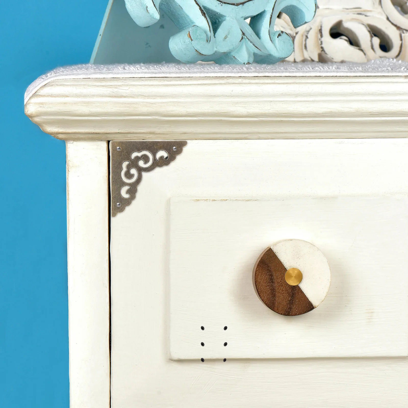 8Pcs Zinc Alloy Decorative Corner Protectors Hollow Pattern Furniture Edge Guards Jewelry Box Cabinet European Style
8Pcs Zinc Alloy Decorative Corner Protectors Hollow Pattern Furniture Edge Guards Jewelry Box Cabinet European Style