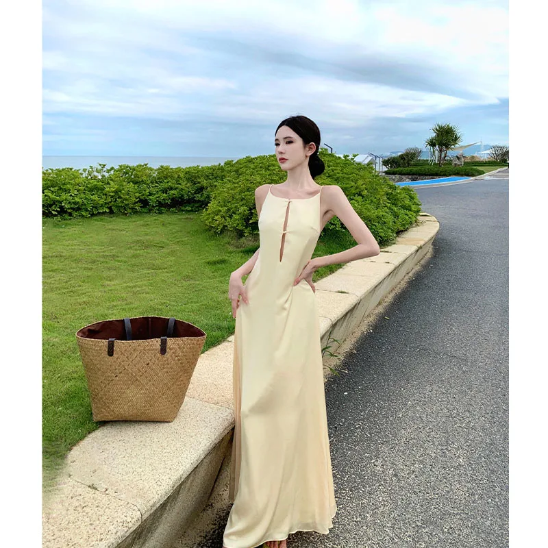 2024 New Summer Satin Sexy Suspender Women Y2k Dress O-Neck Off Shoulder Backless Fashion Beach Women'S Solid Color Long Dresses
2024 New Summer Satin Sexy Suspender Women Y2k Dress O-Neck Off Shoulder Backless Fashion Beach Women'S Solid Color Long Dresses