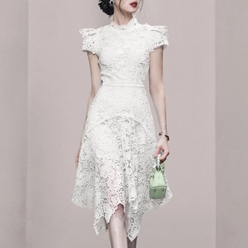 Summer New Fashion Runway Dress Women's Stand Collar Pull Pleated Ruffle Edge Stitching Large Swing Temperament Lace Dresses
Summer New Fashion Runway Dress Women's Stand Collar Pull Pleated Ruffle Edge Stitching Large Swing Temperament Lace Dresses