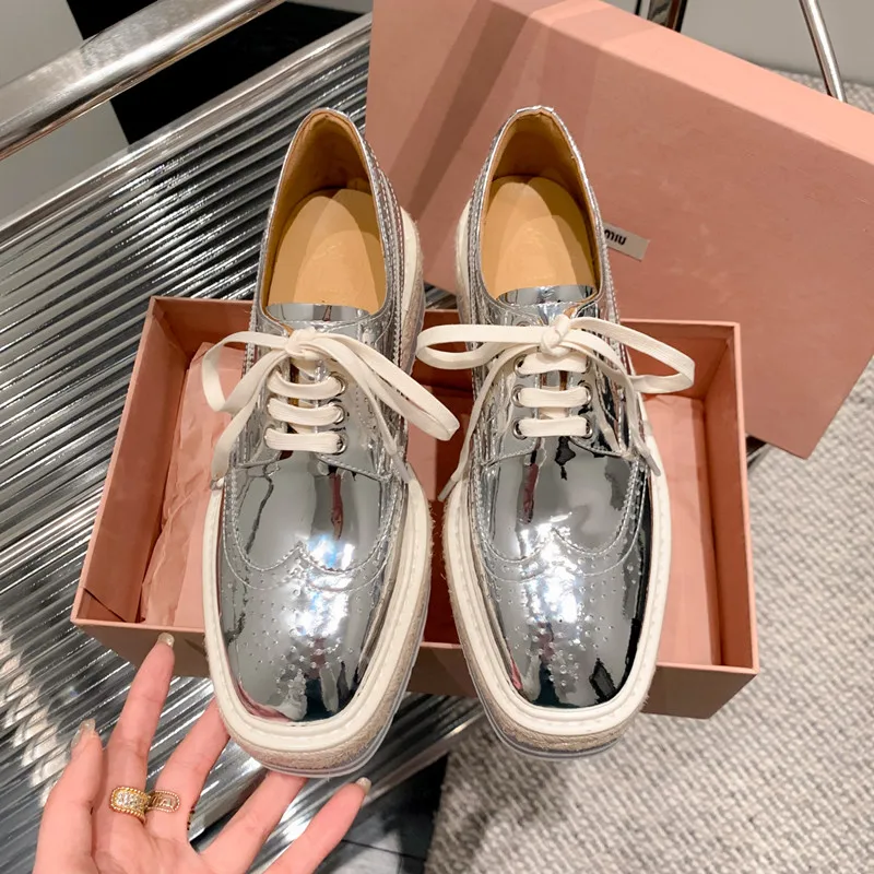 New British Style Genuine Leather Casual Platform Shoes Women Flats Breathable Lace-up Thick Sole Sneakers Female Shoes
New British Style Genuine Leather Casual Platform Shoes Women Flats Breathable Lace-up Thick Sole Sneakers Female Shoes