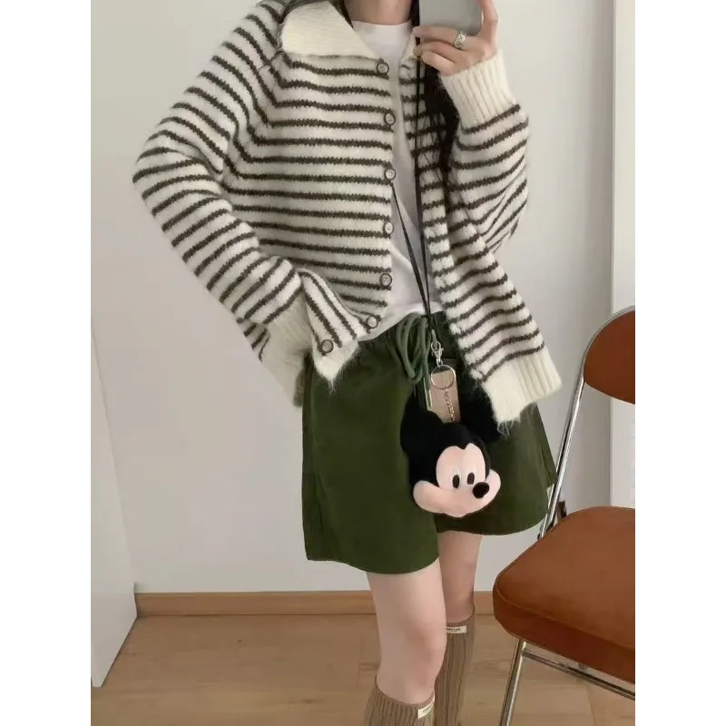 2025 New Autumn and Winter Korean Style Sweet Lazy Style Knitted Cardigan Women’s Spring Loose Striped Sweater Jacket
2025 New Autumn and Winter Korean Style Sweet Lazy Style Knitted Cardigan Women’s Spring Loose Striped Sweater Jacket