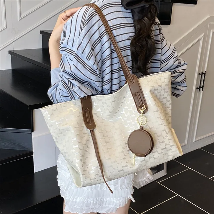 2025 Luxury Tote Bag Women Elegant Large Shoulder Bag Fashion Casual Hobo Purse Chic Work Commuter Bag
2025 Luxury Tote Bag Women Elegant Large Shoulder Bag Fashion Casual Hobo Purse Chic Work Commuter Bag
