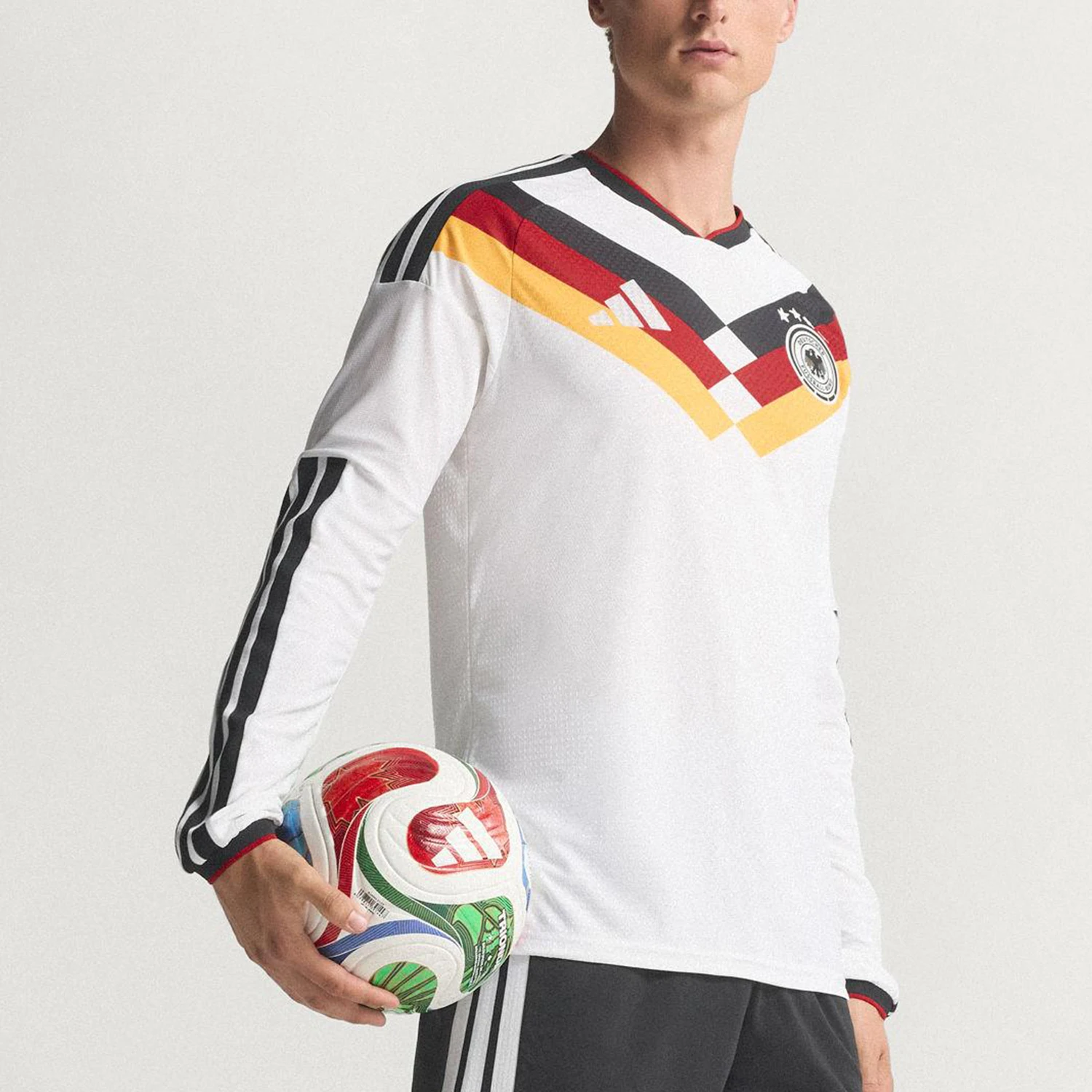 Оригинальная мужская футболка Adidas для немецкой сборной, облегающая, спортивная, с длинными рукавами, JM1336
Оригинальная мужская футболка Adidas для немецкой сборной, облегающая, спортивная, с длинными рукавами, JM1336