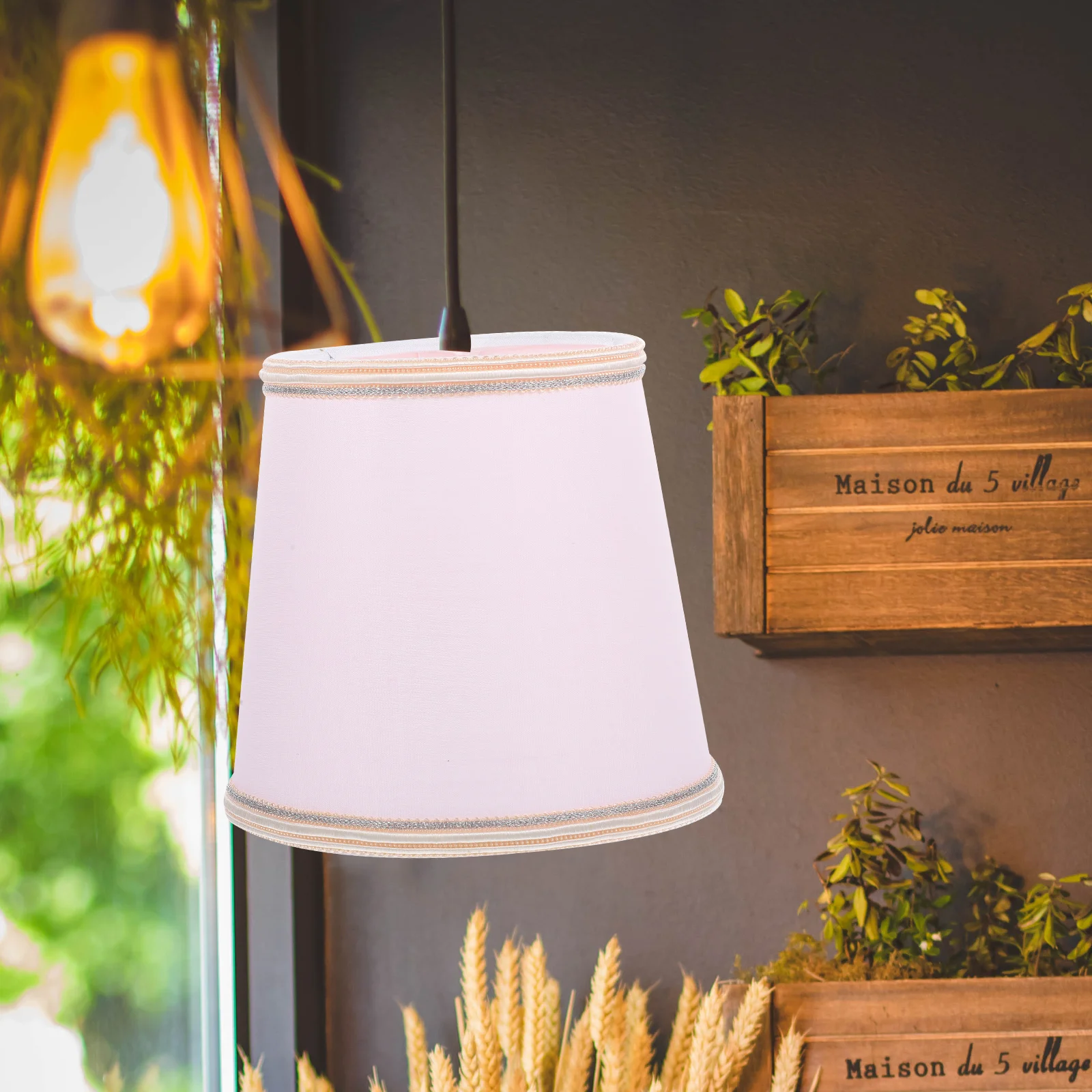 E14 E27 Lampshade Fabric Small Desk Shades Soft Light Warm Atmosphere Bedroom Wall Pendant Covers Cloth Retro Barrel Lampshades
E14 E27 Lampshade Fabric Small Desk Shades Soft Light Warm Atmosphere Bedroom Wall Pendant Covers Cloth Retro Barrel Lampshades