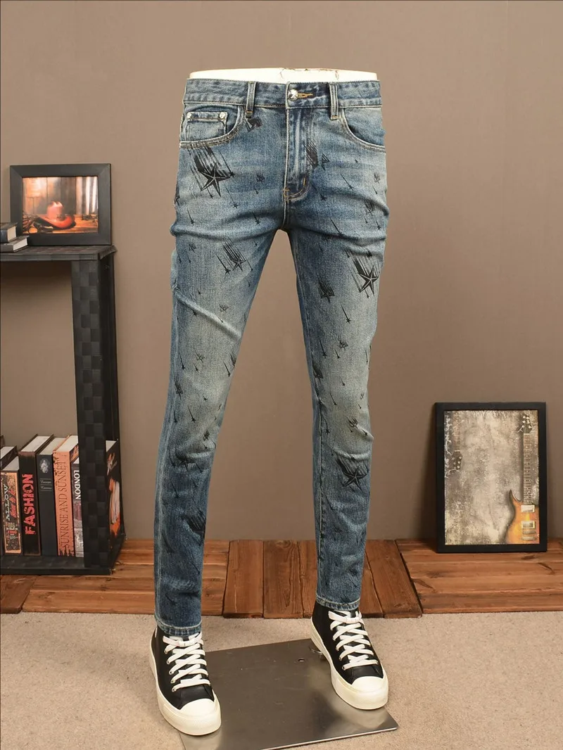 Retro Waed Slim Fit Men's Jeans Autumn Winter Faion Trendy Printed Cuffed Pants Stand Fit Casual Wear Resistant Wear
Retro Waed Slim Fit Men's Jeans Autumn Winter Faion Trendy Printed Cuffed Pants Stand Fit Casual Wear Resistant Wear