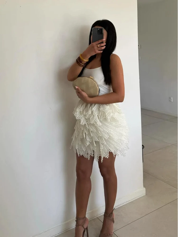 Multi Layer Ruffles Mini Skirt Women Elegant Solid Mesh High Waist Hip Package A-line Short Skirts New Fashion Lady Streetwear
Multi Layer Ruffles Mini Skirt Women Elegant Solid Mesh High Waist Hip Package A-line Short Skirts New Fashion Lady Streetwear