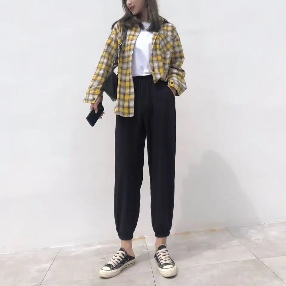 Новинка весны и осени 202, женские спортивные беговые узкие брюки с карманами и шнурком, однотонные дышащие брюки для отдыха на открытом воздухе
Новинка весны и осени 202, женские спортивные беговые узкие брюки с карманами и шнурком, однотонные дышащие брюки для отдыха на открытом воздухе