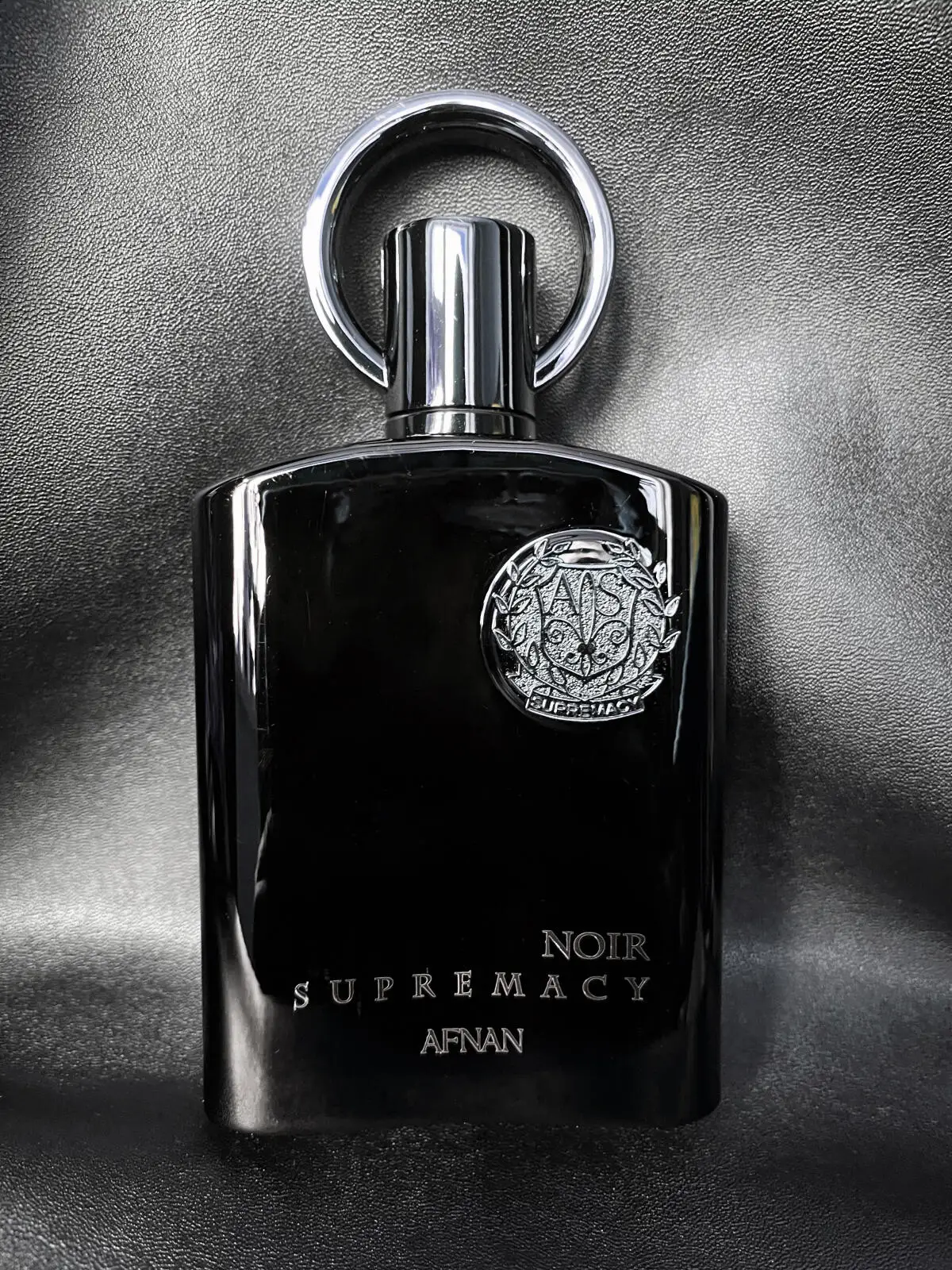 Afnan NOIR SUPREMACY Collector's Edition для мужчин, парфюмерная вода, 100 мл Подарки для парня, арабские духи для мужчин
Afnan NOIR SUPREMACY Collector's Edition для мужчин, парфюмерная вода, 100 мл Подарки для парня, арабские духи для мужчин