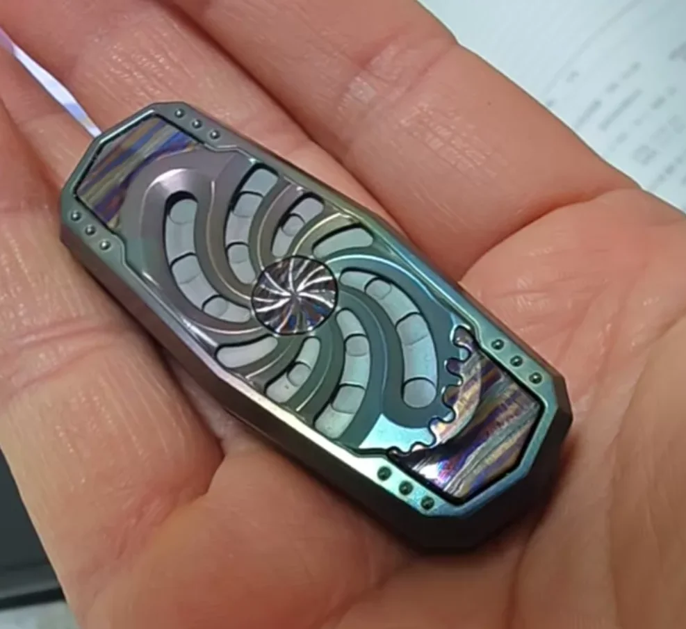 Used EDC Chimago&Zirconium Rainbow Monument Shanghai Exhibition Limited Edition fidget slider decompression toy
Used EDC Chimago&Zirconium Rainbow Monument Shanghai Exhibition Limited Edition fidget slider decompression toy