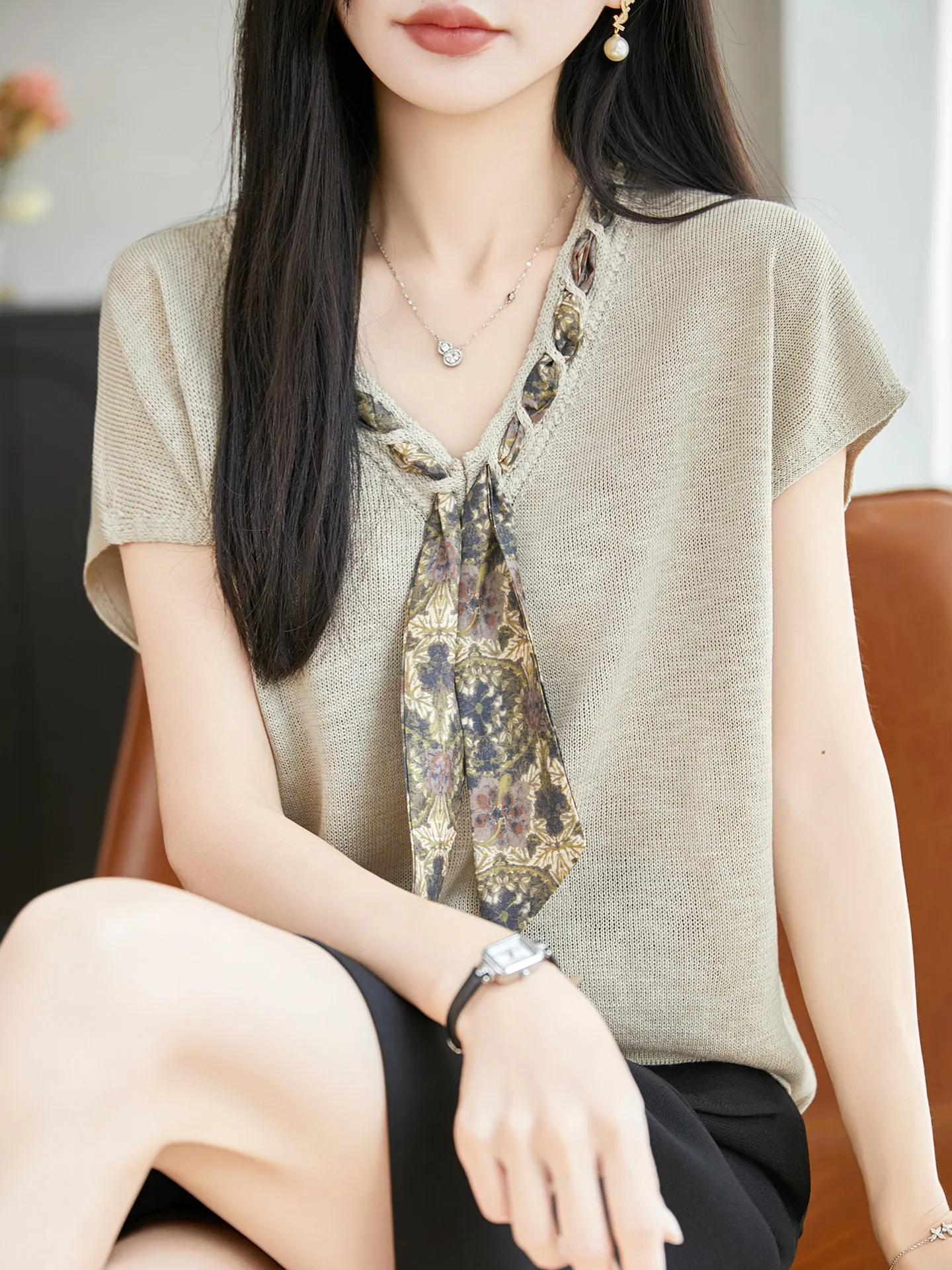 2026 Summer New V-Neck Hollow out Knitted Short Sleeve Ice Silk Women's T-Shirt Thin Large Size Casual Style Loose Fit Top
2026 Summer New V-Neck Hollow out Knitted Short Sleeve Ice Silk Women's T-Shirt Thin Large Size Casual Style Loose Fit Top