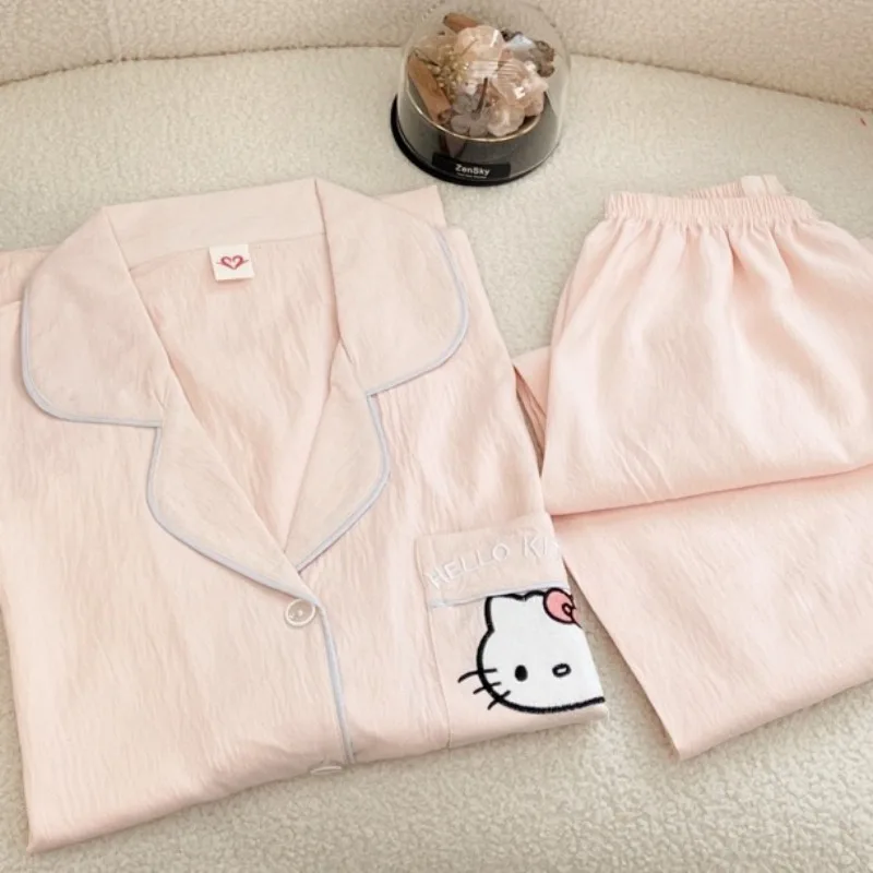 Summer new pink lapel collar cartoon Hello Kitty pajamas short-sleeved trousers can be worn out loungewear
Summer new pink lapel collar cartoon Hello Kitty pajamas short-sleeved trousers can be worn out loungewear