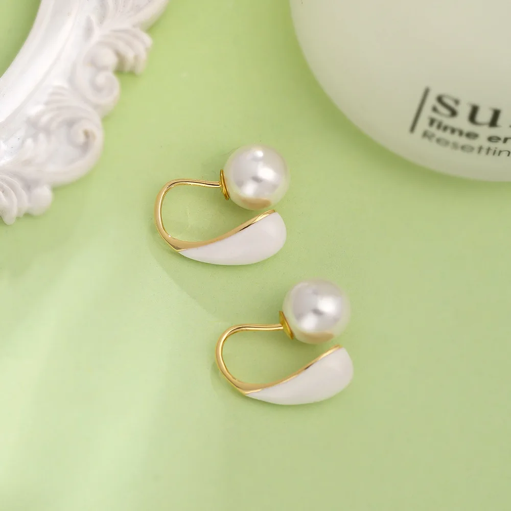 Fashionable and exquisite oil drop earrings, high-end, temperamental and sweet earrings, niche design, versatile earrings
Fashionable and exquisite oil drop earrings, high-end, temperamental and sweet earrings, niche design, versatile earrings