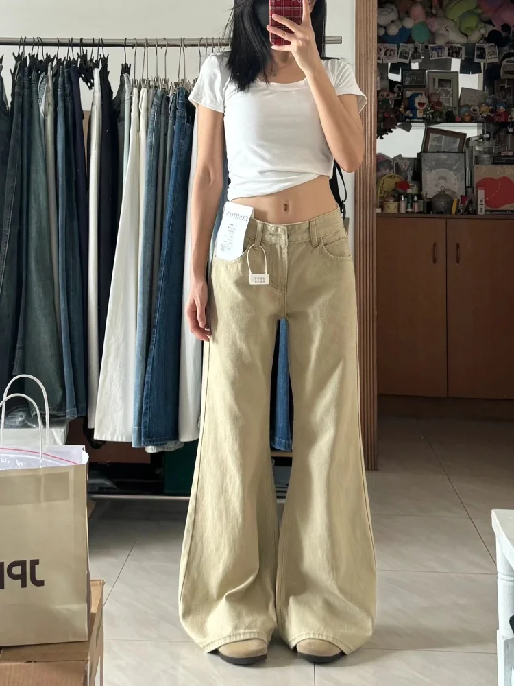 Свободные широкие джинсы с высокой талией, облегающие женские джинсовые брюки цвета, осенний сезон, удобные дышащие
Свободные широкие джинсы с высокой талией, облегающие женские джинсовые брюки цвета, осенний сезон, удобные дышащие