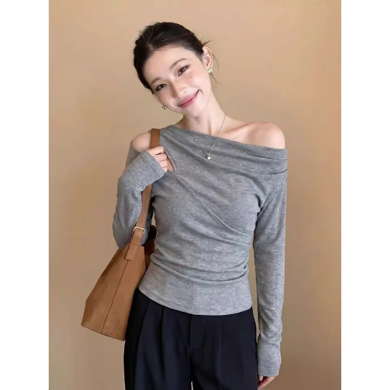 Trendy top irregular pleated slanted shoulder long-sleeved knitted bottoming shirt women
Trendy top irregular pleated slanted shoulder long-sleeved knitted bottoming shirt women