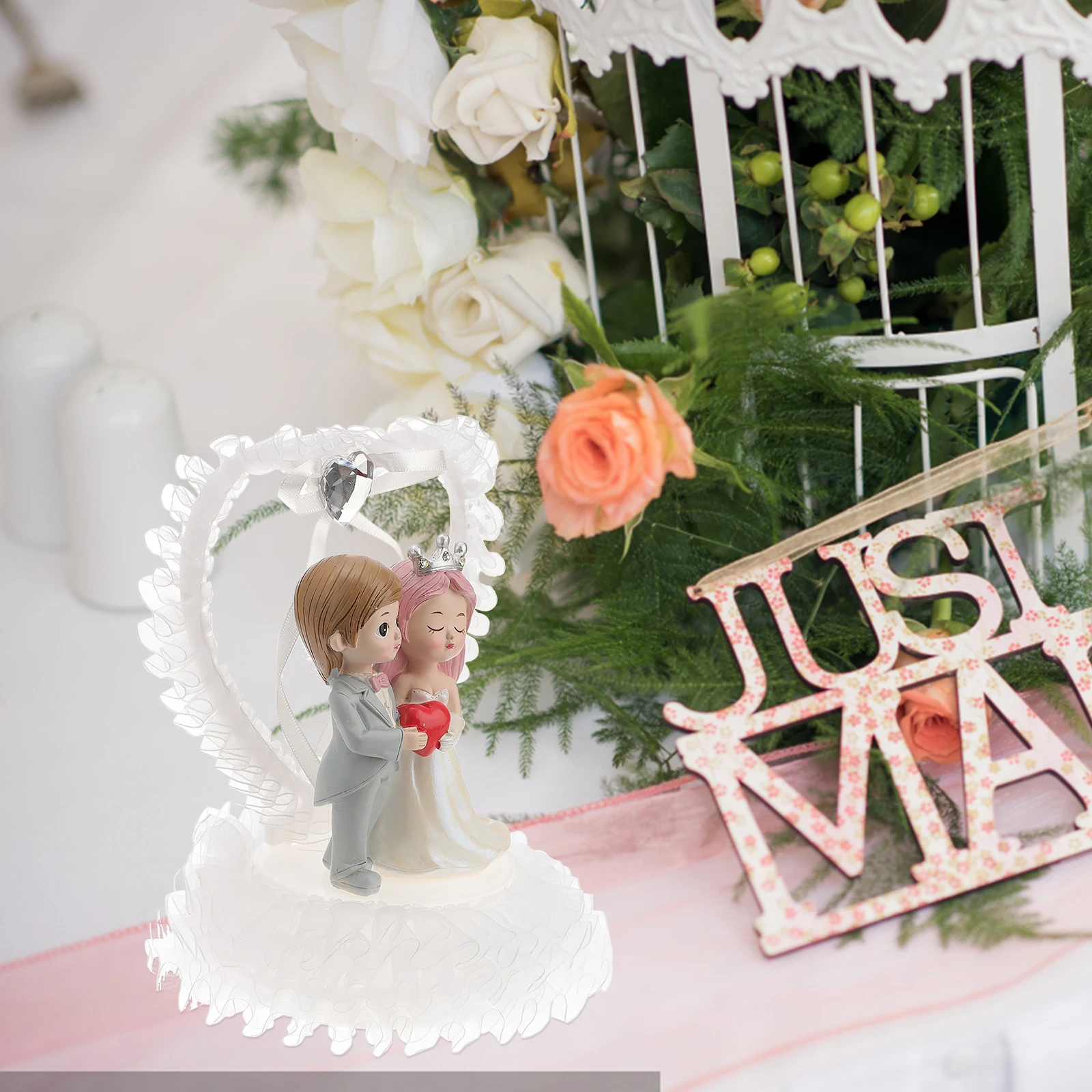 Bride Groom naments Resin Material Unique Shape Wedding Decorations Valentine Gifts White Compact Tabletop Couples Statue Family
Bride Groom naments Resin Material Unique Shape Wedding Decorations Valentine Gifts White Compact Tabletop Couples Statue Family