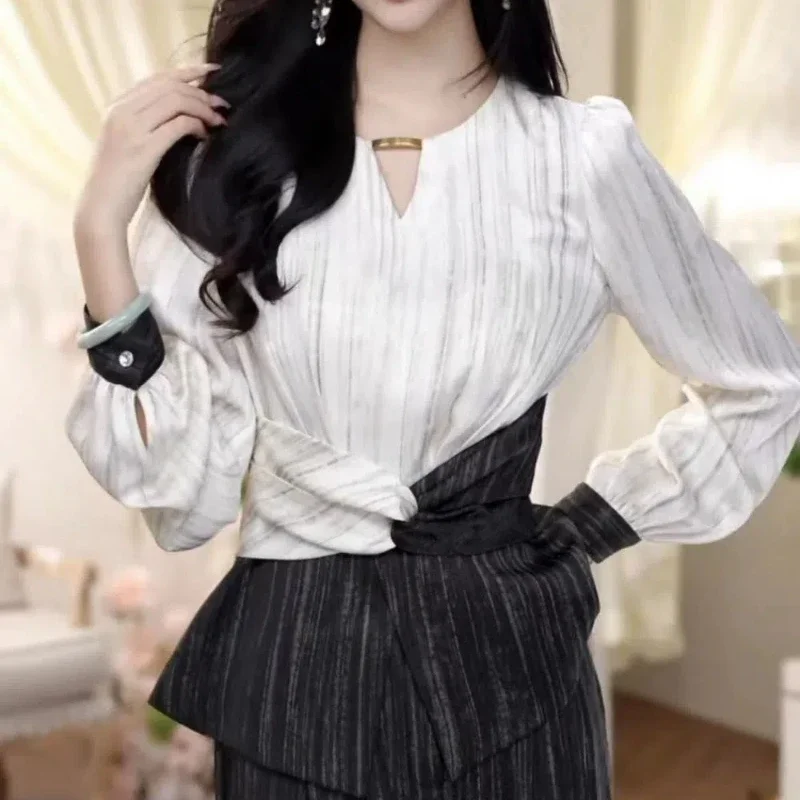 Korean Patchwork Splicing Kink Waist-hugging Long-sleeved Shirt Women's Autumn New Luxury Elegant Womens Tops Mujer Trendy
Korean Patchwork Splicing Kink Waist-hugging Long-sleeved Shirt Women's Autumn New Luxury Elegant Womens Tops Mujer Trendy