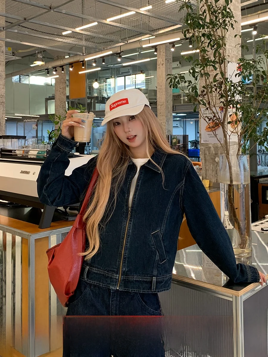 Ретро джинсовая куртка с эффектом потертости, женская повседневная куртка с воротником, осенняя универсальная свободная куртка с длинными рукавами на пуговицах для повседневной носки
Ретро джинсовая куртка с эффектом потертости, женская повседневная куртка с воротником, осенняя универсальная свободная куртка с длинными рукавами на пуговицах для повседневной носки