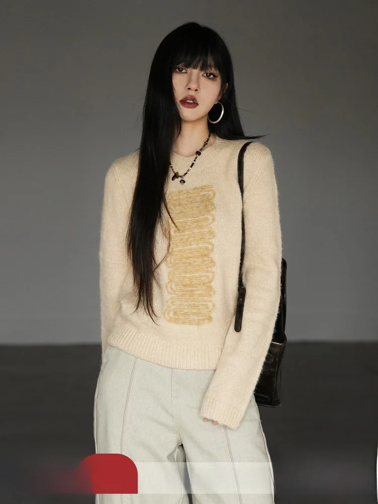 Мягкий уютный женский вязаный свитер с длинными рукавами, свободного кроя, осенне-зимний, модный дизайн, корейский стиль, топ с круглым вырезом
Мягкий уютный женский вязаный свитер с длинными рукавами, свободного кроя, осенне-зимний, модный дизайн, корейский стиль, топ с круглым вырезом