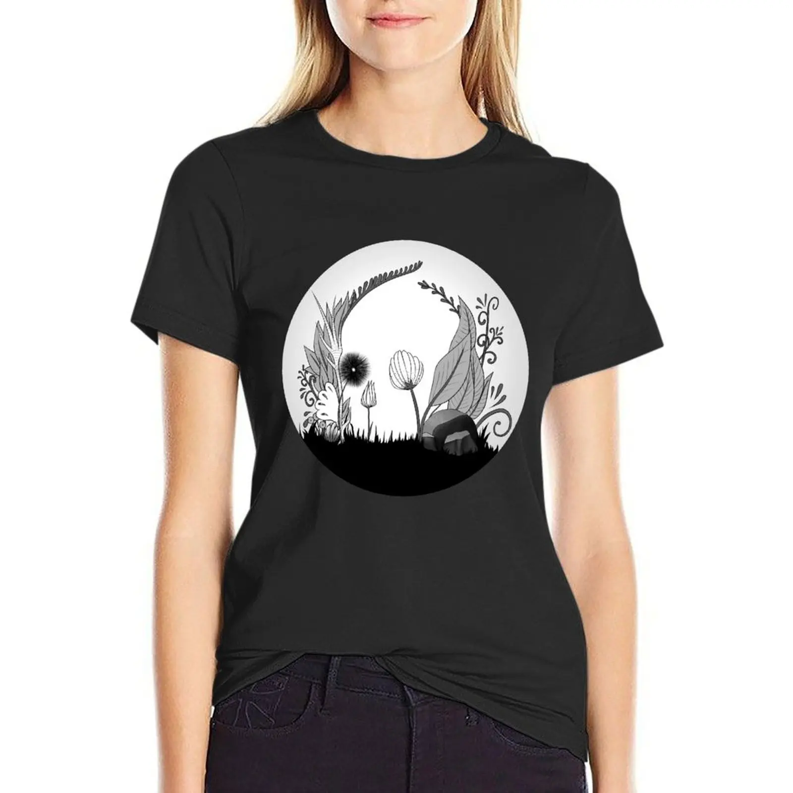 Skull composed of flowers illusion T-shirt graphics summer top female plus size t shirts for Women loose fit
Skull composed of flowers illusion T-shirt graphics summer top female plus size t shirts for Women loose fit