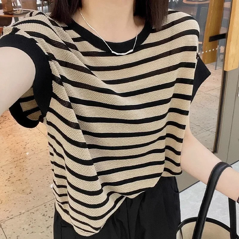 Striped Ice Silk Short-sleeved T-shirt for Women Loose New Style Top Sweater
Striped Ice Silk Short-sleeved T-shirt for Women Loose New Style Top Sweater