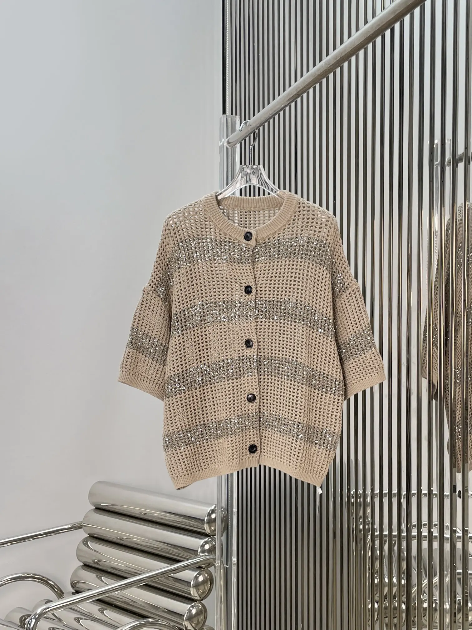 Casual Style Loose Fit Short Sleeve round Neck Knitted Open Cardigan Shiny Sequin Hollow Stripe Pattern Women's Knitted Sweater
Casual Style Loose Fit Short Sleeve round Neck Knitted Open Cardigan Shiny Sequin Hollow Stripe Pattern Women's Knitted Sweater
